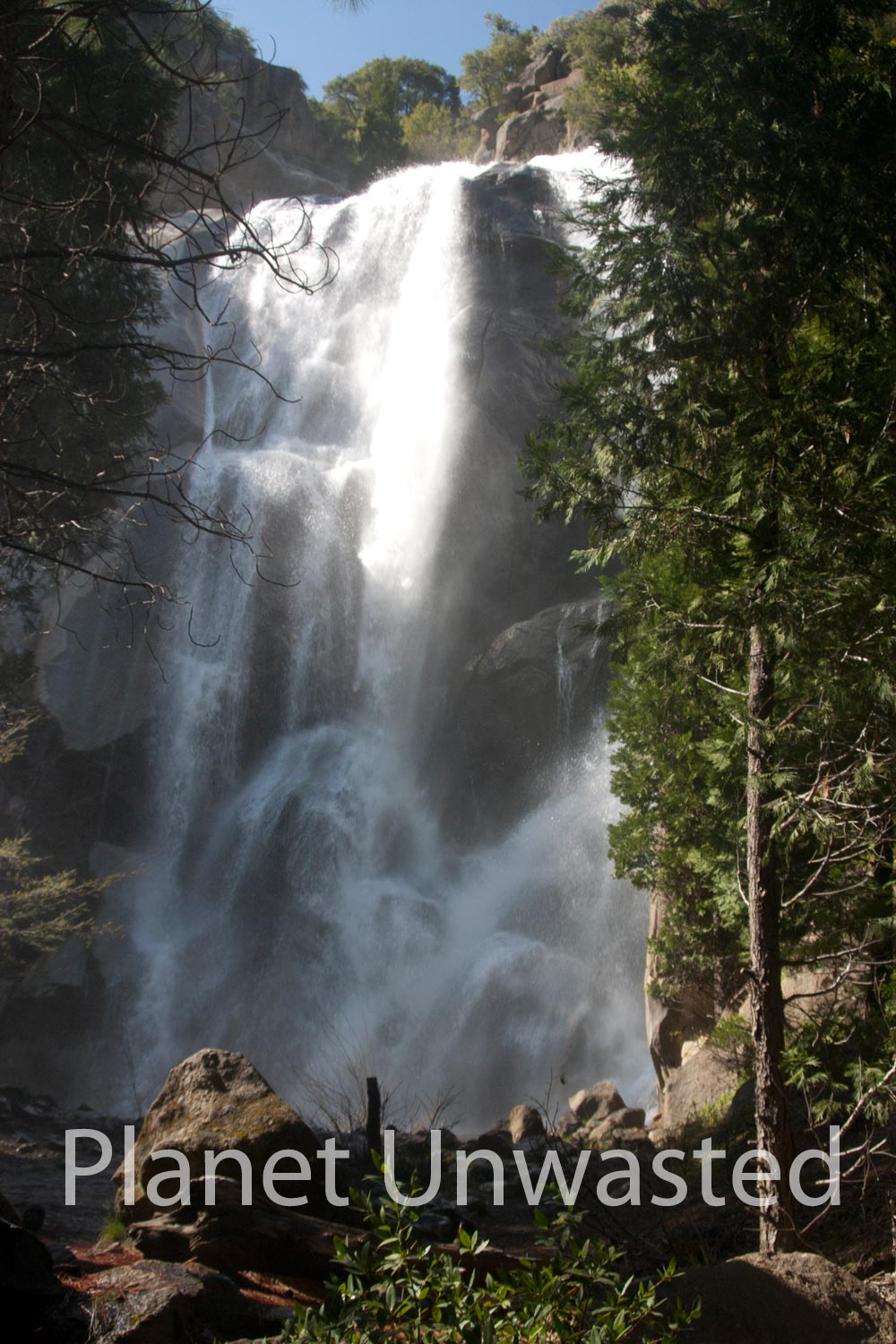 Waterfalls Vertical at Kings Canyon National Park Stock Photography
