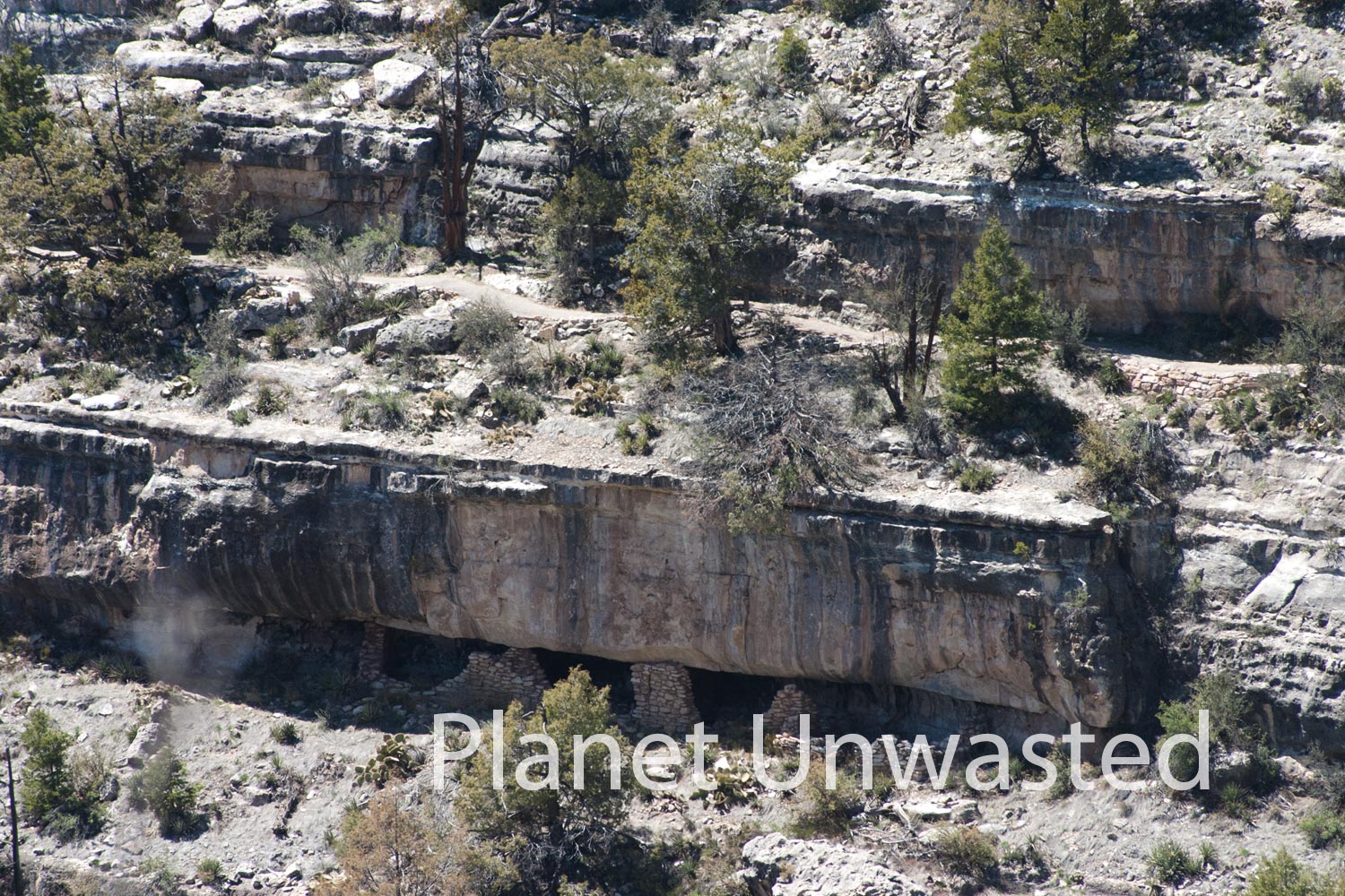 Cliffs and Ruins at Walnut Canyon National Monument Stock Photography